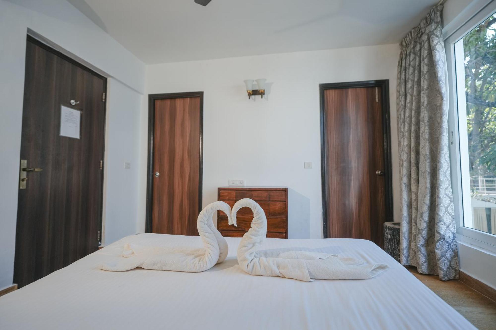 Villa M - Jia 3- 3Bhk In Candolim, Pool Facing, Near Beach, Breakfast Included Buitenkant foto