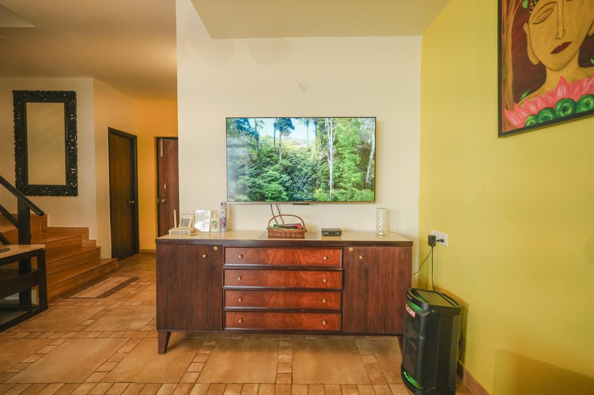 Villa M - Jia 3- 3Bhk In Candolim, Pool Facing, Near Beach, Breakfast Included Buitenkant foto