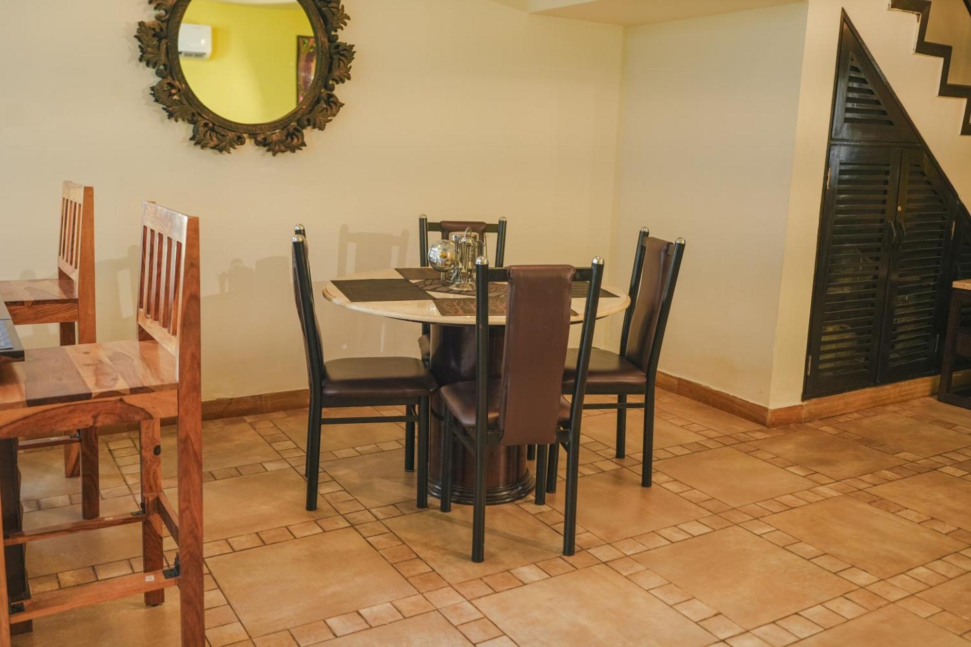 Villa M - Jia 3- 3Bhk In Candolim, Pool Facing, Near Beach, Breakfast Included Buitenkant foto